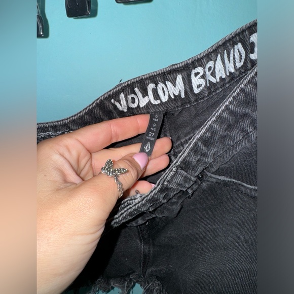 Volcom Micro Short in Black : Size 5 - Picture 3 of 4